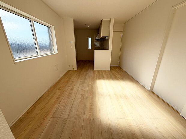 ☆大変明るいリビング☆広々した空間で家族との大切な時間をお過ごしください！！