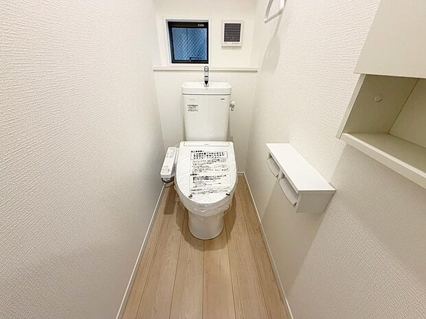 ☆ウレシイシャワートイレ☆1階・2階に完備！パパとのトイレ争いに終止符！！
