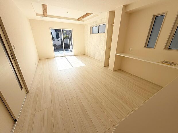 ☆大変明るいリビング☆広々した空間で家族との大切な時間をお過ごしください！！