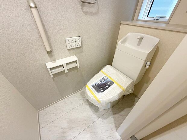 ☆ウレシイシャワートイレ☆1階・2階に完備！パパとのトイレ争いに終止符！！