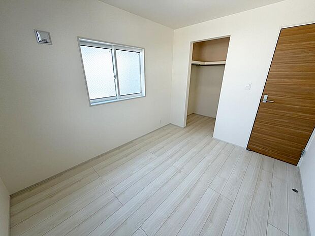 ☆各部屋大型収納完備☆子供部屋・主寝室にお好きにコーディネートしよう！！