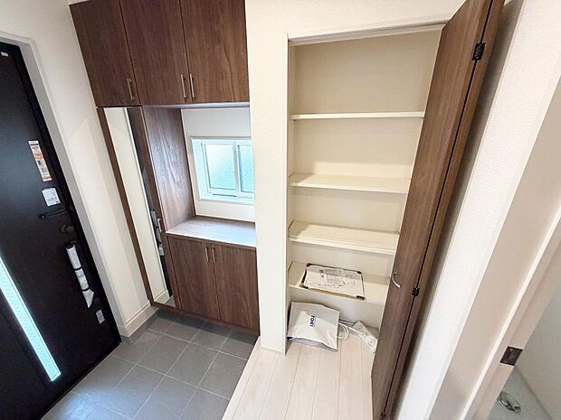 ☆１階☆廊下にある収納☆
