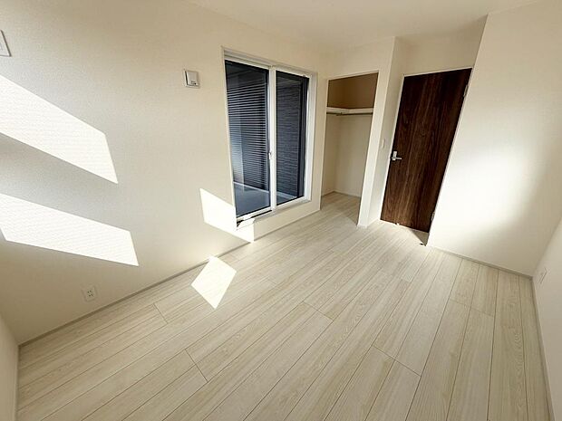 ☆各部屋大型収納完備☆子供部屋・主寝室にお好きにコーディネートしよう！！