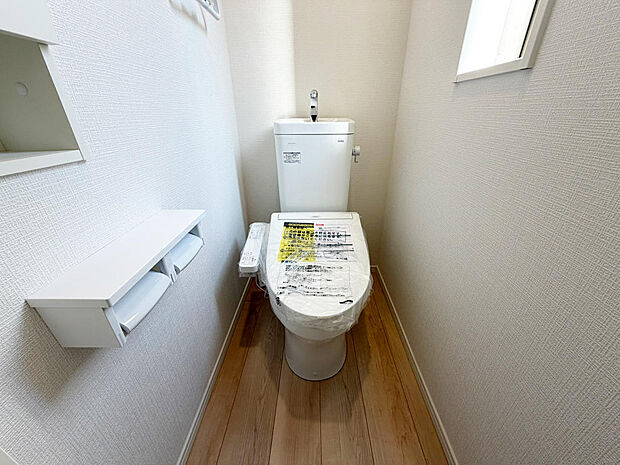 ☆ウレシイシャワートイレ☆1階・2階に完備!パパとのトイレ争いに終止符!!