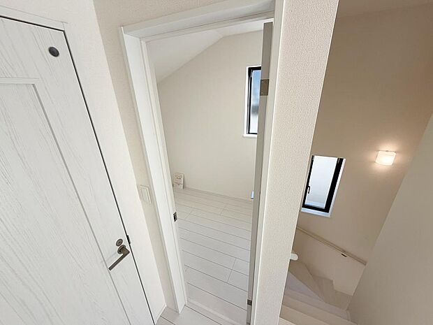 ☆2階☆プラス1部屋☆収納・テレワーク・スタディルームに最適!!