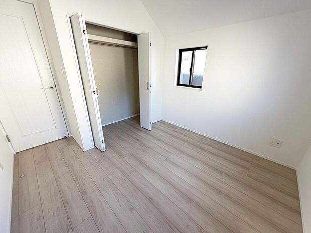 ☆各部屋大型収納完備☆子供部屋・主寝室にお好きにコーディネートしよう!!