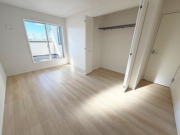 ☆各部屋大型収納完備☆子供部屋・主寝室にお好きにコーディネートしよう!!