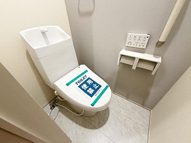 ☆ウレシイシャワートイレ☆1階・2階に完備!パパとのトイレ争いに終止符!!