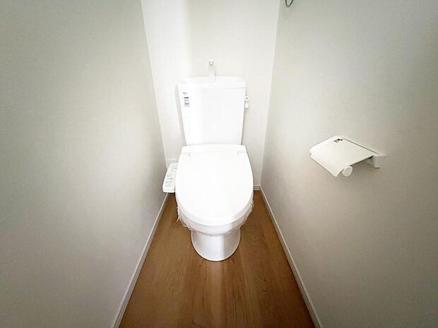 ☆ウレシイシャワートイレ☆1階・2階に完備!パパとのトイレ争いに終止符!!