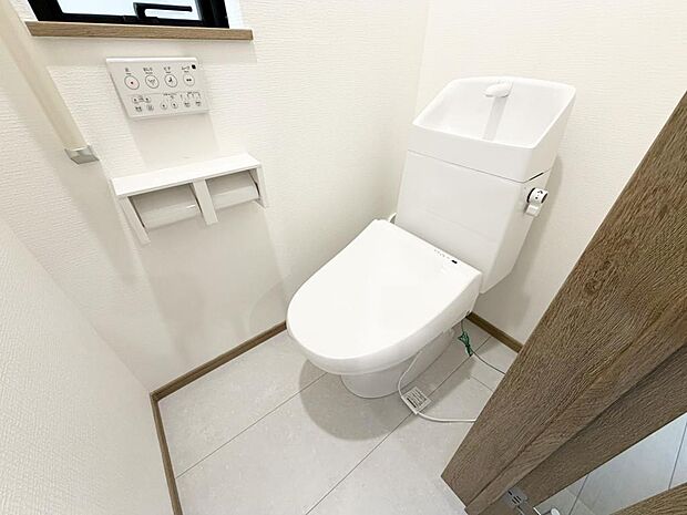 ☆ウレシイシャワートイレ☆1階・2階に完備！パパとのトイレ争いに終止符！！
