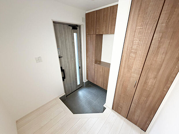 ☆大型シューズクローゼットがあります☆便利です!!