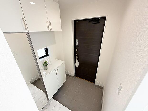 ☆大型シューズクローゼットがあります☆便利です!!