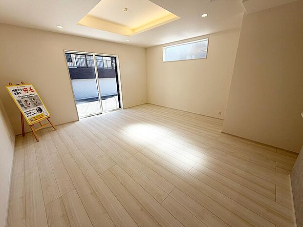 ☆大変明るいリビング☆広々した空間で家族との大切な時間をお過ごしください!!