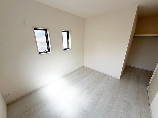 ☆各部屋大型収納完備☆子供部屋・主寝室にお好きにコーディネートしよう!!