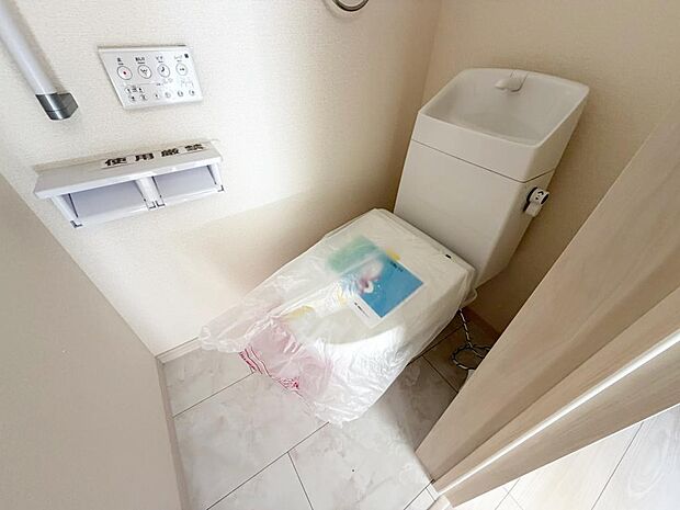 ☆ウレシイシャワートイレ☆1階・2階に完備!パパとのトイレ争いに終止符!!