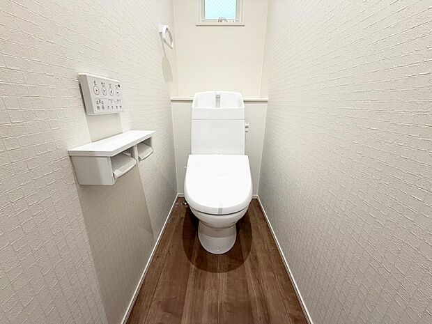 ☆ウレシイシャワートイレ☆1階・2階に完備!パパとのトイレ争いに終止符!!