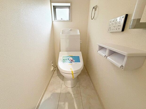 ☆ウレシイシャワートイレ☆1階・2階に完備!パパとのトイレ争いに終止符!!