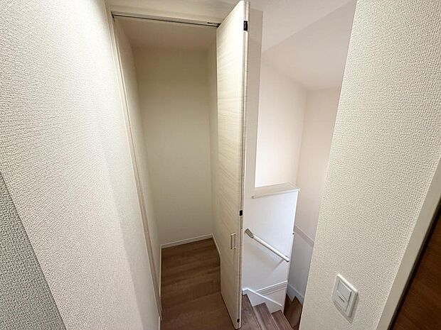 ☆2階☆廊下にある収納☆