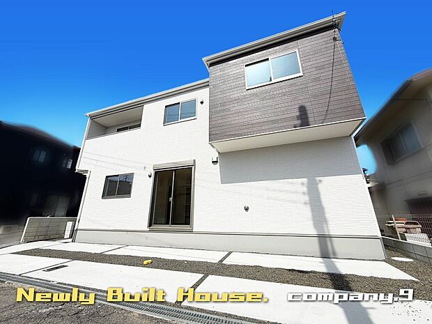 ☆現地外観写真☆ZEH水準省エネ住宅☆角地で開放感がある住宅☆土地47坪☆車2台OK☆南西角地で日当たり良好☆閑静な住宅地☆家事動線良好☆WIC・庭☆南面バルコニー☆