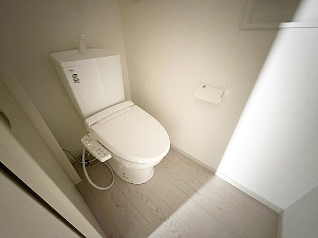 ☆ウレシイシャワートイレ☆1階・2階に完備!パパとのトイレ争いに終止符!!