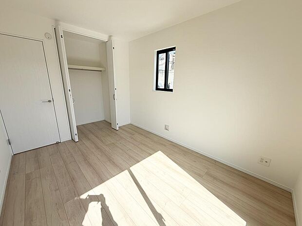 ☆各部屋大型収納完備☆子供部屋・主寝室にお好きにコーディネートしよう!!