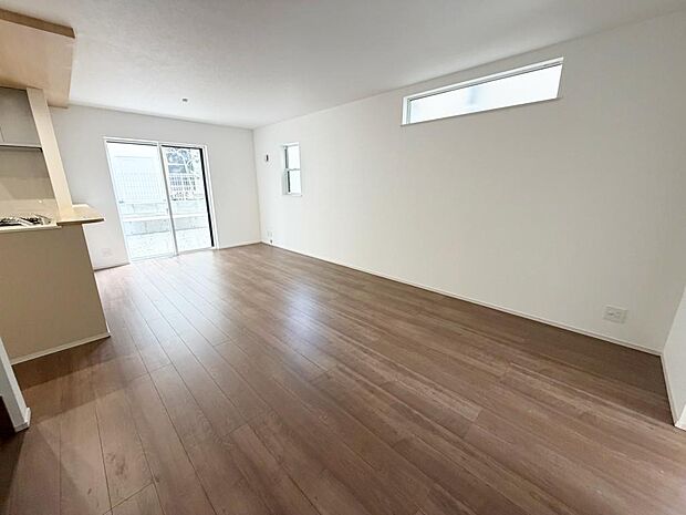 ☆大変明るいリビング☆広々した空間で家族との大切な時間をお過ごしください!!