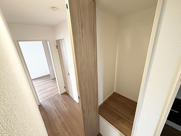 ☆2階☆廊下にある収納☆