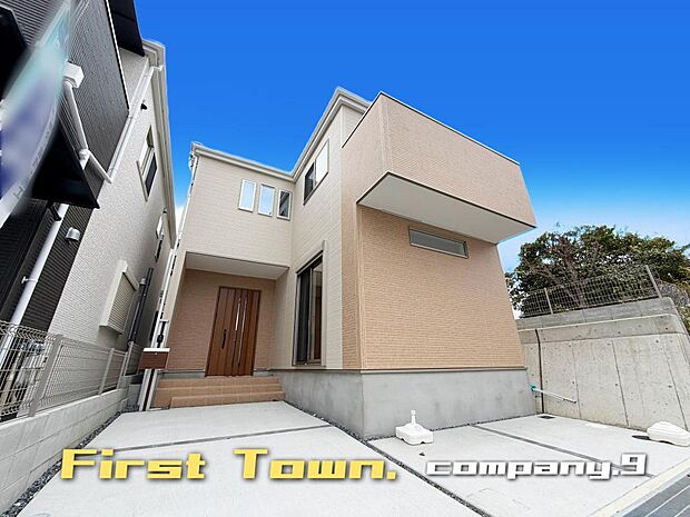 ☆現地外観写真☆FirstTown☆4号棟☆「橋本駅」徒歩13分☆土地30坪☆車2台OK☆日当たり良好☆WIC・SIC・和室・南面バルコニー☆小学校まで徒歩5分☆前道4.9m☆