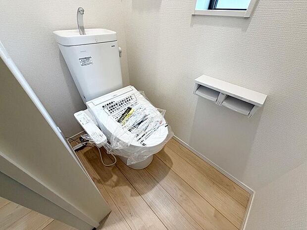 ☆ウレシイシャワートイレ☆1階・2階に完備!パパとのトイレ争いに終止符!!