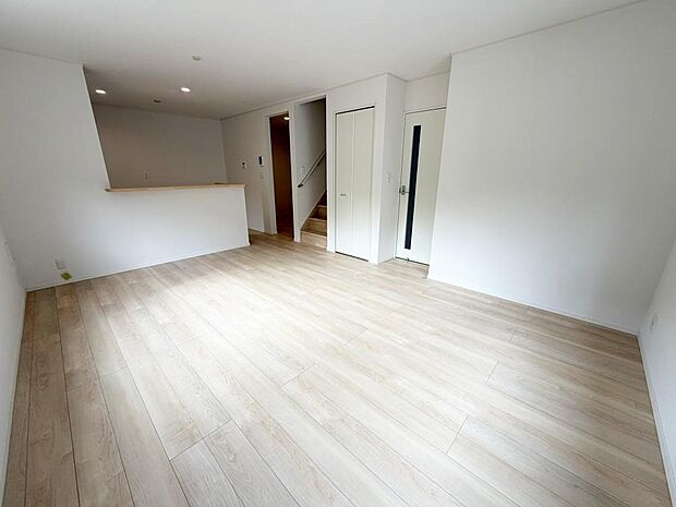 ☆大変明るいリビング☆広々した空間で家族との大切な時間をお過ごしください！！