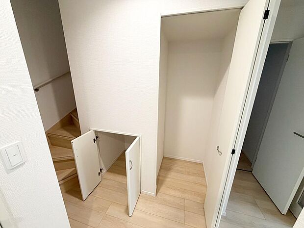 ☆1階☆廊下にある収納☆
