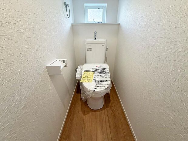 ☆ウレシイシャワートイレ☆1階・2階に完備!パパとのトイレ争いに終止符!!