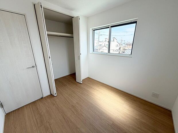 ☆各部屋大型収納完備☆子供部屋・主寝室にお好きにコーディネートしよう!!