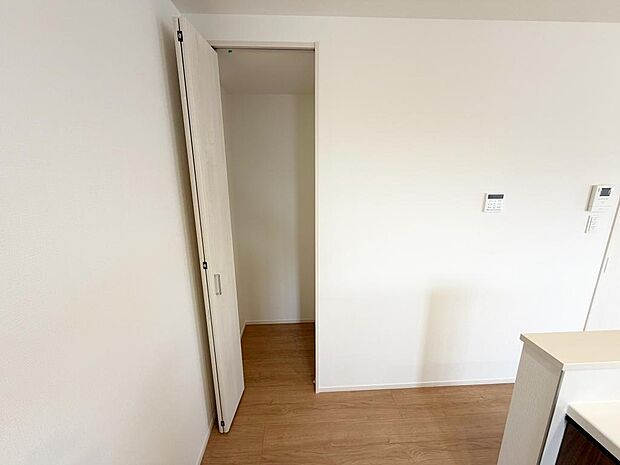 ☆キッチン横の収納☆