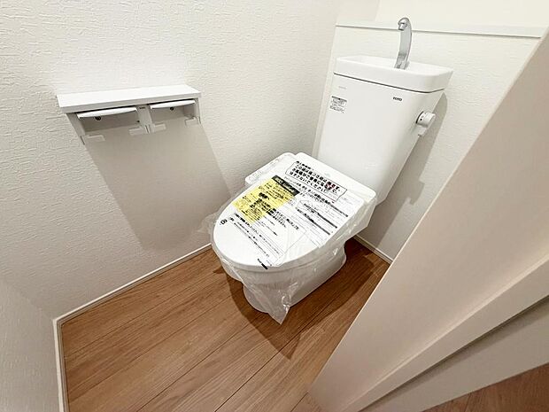 ☆ウレシイシャワートイレ☆1階・2階に完備!パパとのトイレ争いに終止符!!