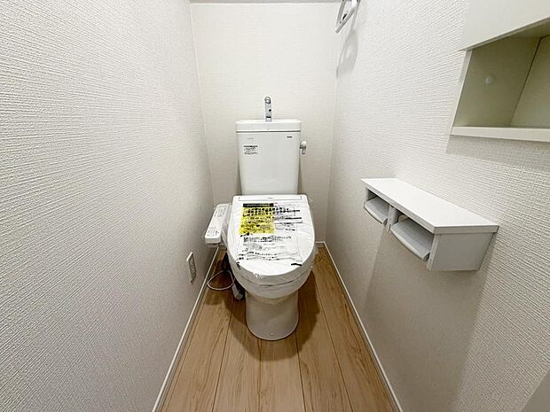 ☆ウレシイシャワートイレ☆1階・2階に完備!パパとのトイレ争いに終止符!!