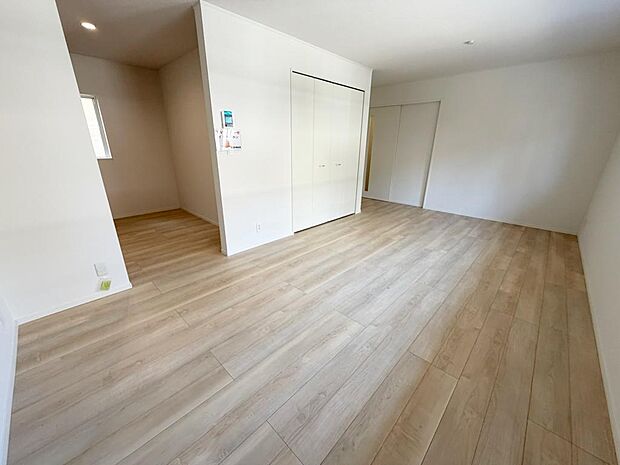 ☆大変明るいリビング☆広々した空間で家族との大切な時間をお過ごしください!!