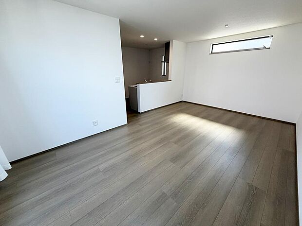 ☆大変明るいリビング☆広々した空間で家族との大切な時間をお過ごしください!!