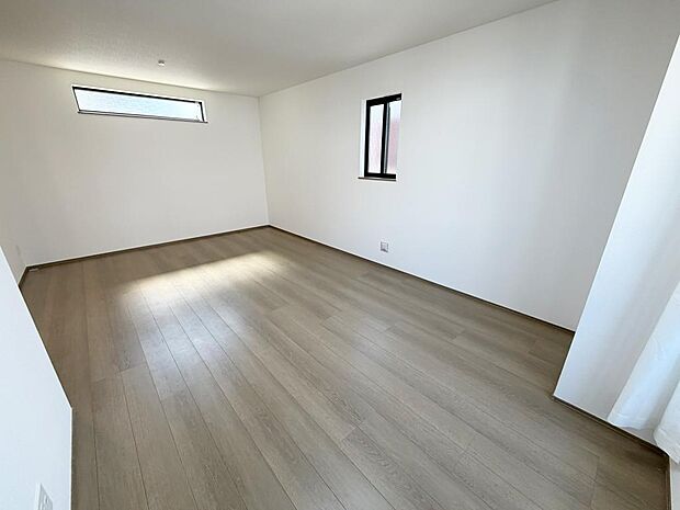 ☆大変明るいリビング☆広々した空間で家族との大切な時間をお過ごしください!!