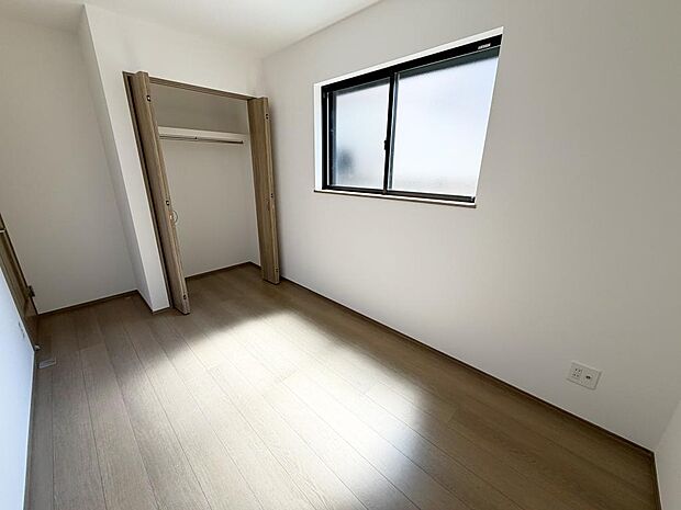 ☆1階☆各部屋大型収納完備☆子供部屋・主寝室にお好きにコーディネートしよう!!