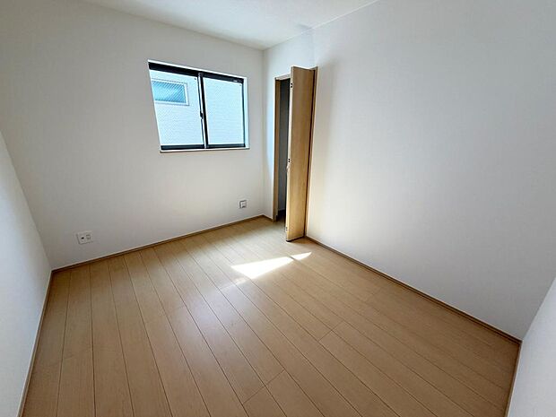 ☆各部屋大型収納完備☆子供部屋・主寝室にお好きにコーディネートしよう!!