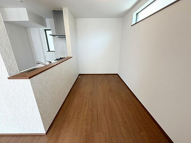 ☆大変明るいリビング☆広々した空間で家族との大切な時間をお過ごしください!!