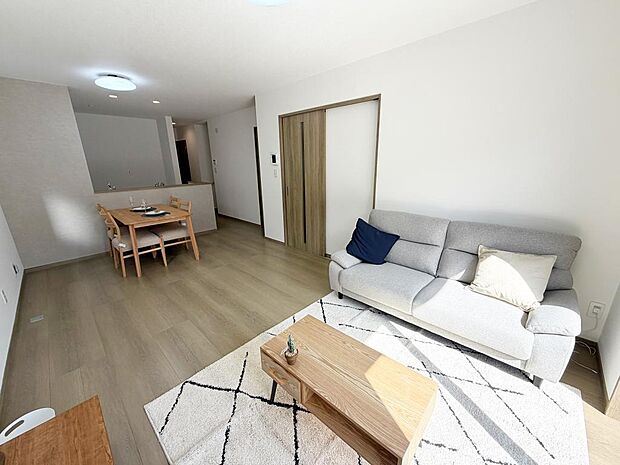 ☆大変明るいリビング☆広々した空間で家族との大切な時間をお過ごしください！！