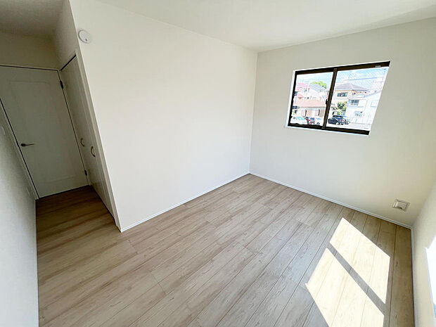 ☆各部屋大型収納完備☆子供部屋・主寝室にお好きにコーディネートしよう！！