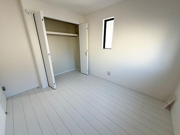 ☆各部屋大型収納完備☆子供部屋・主寝室にお好きにコーディネートしよう!!