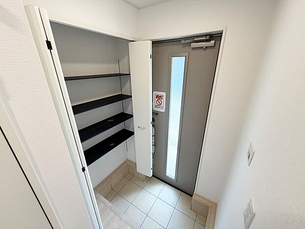 ☆大型シューズクローゼットがあります☆便利です！！