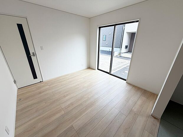 ☆大変明るいリビング☆広々した空間で家族との大切な時間をお過ごしください！！