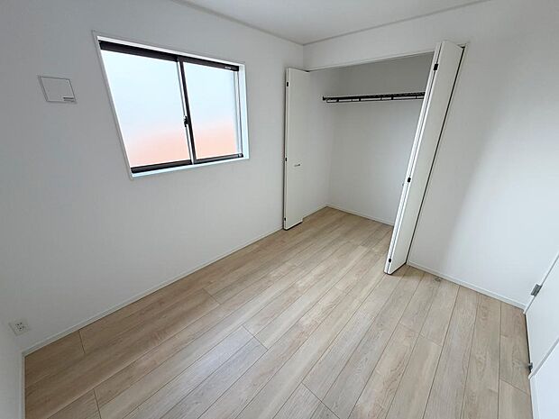 ☆各部屋大型収納完備☆子供部屋・主寝室にお好きにコーディネートしよう！！