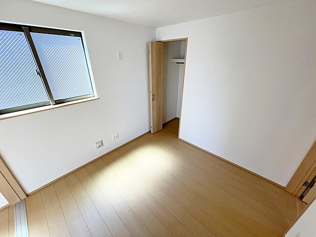 ☆各部屋大型収納完備☆子供部屋・主寝室にお好きにコーディネートしよう!!