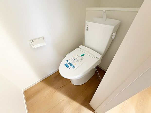 ☆ウレシイシャワートイレ☆1階・2階に完備!パパとのトイレ争いに終止符!!